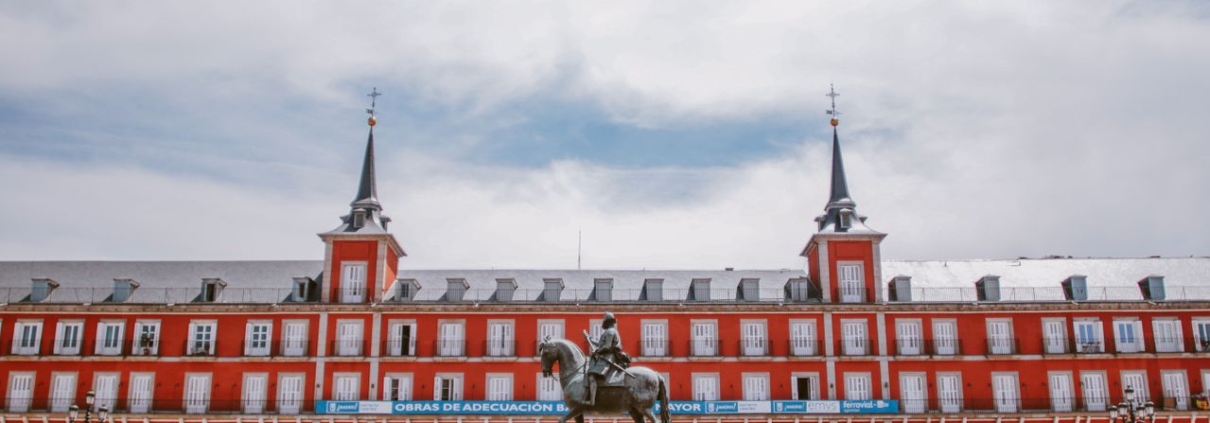 El arraigo sociolaboral en España